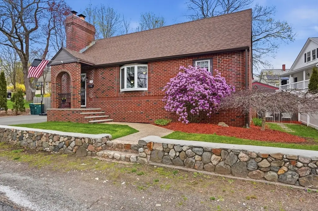1 Mountain St, Woburn, MA 01801 - #1