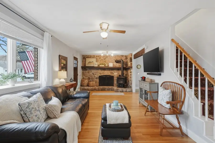 1 Mountain St, Woburn, MA 01801 - #3