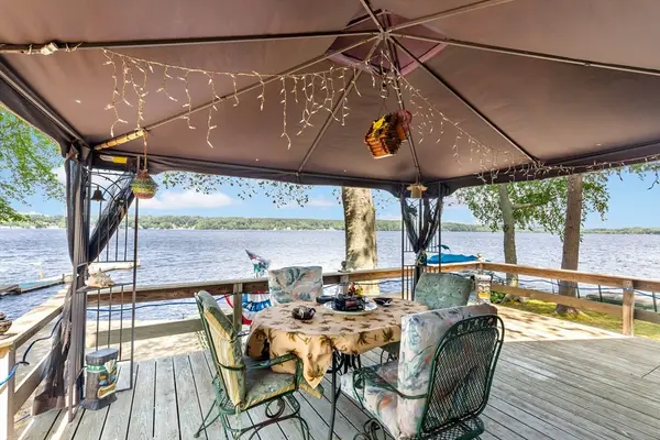 22 Fuller Shores Rd, Lakeville, MA 02347