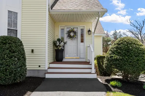 4 Meagans Way #4, Haverhill, MA 01832