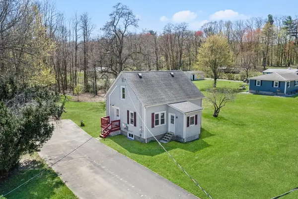 30 Gunn Rd, Southampton, MA 01073