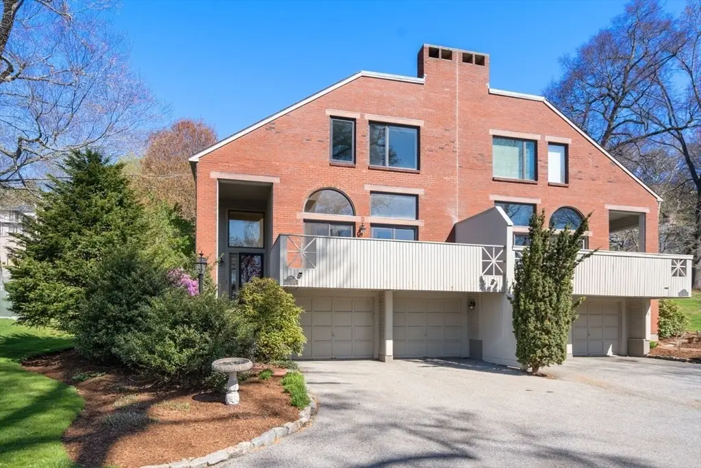 3 Catlin Rd #3, Brookline, MA 02445 - #1