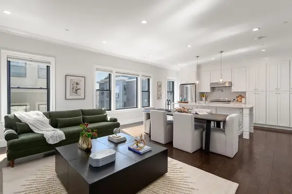 160 W Broadway #PH3, Boston, MA 02127
