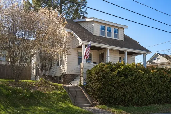 35 Boardman St, Worcester, MA 01606