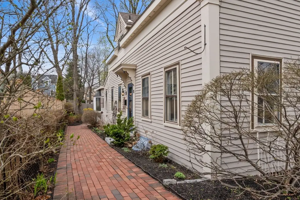 8 California St, Newburyport, MA 01950 - #1