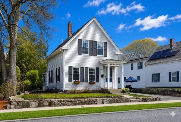 33 Pleasant St, Hopkinton, MA 01748