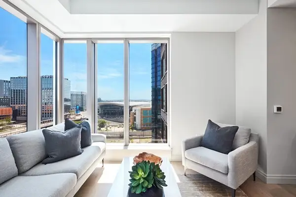 135 Seaport Blvd #808, Boston, MA 02210