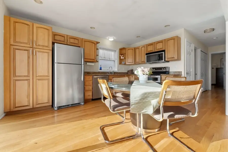 4 Alpine Ct, Gloucester, MA 01930 - #3