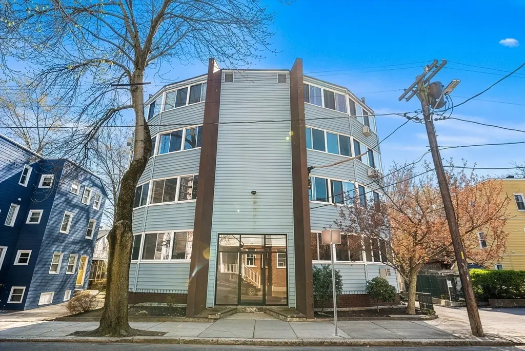 516 Green St #4B, Cambridge, MA 02139 - #1