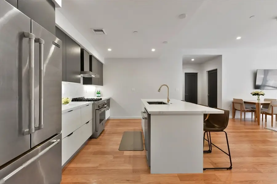 531-533 E 2nd St #201, Boston, MA 02127 - #2