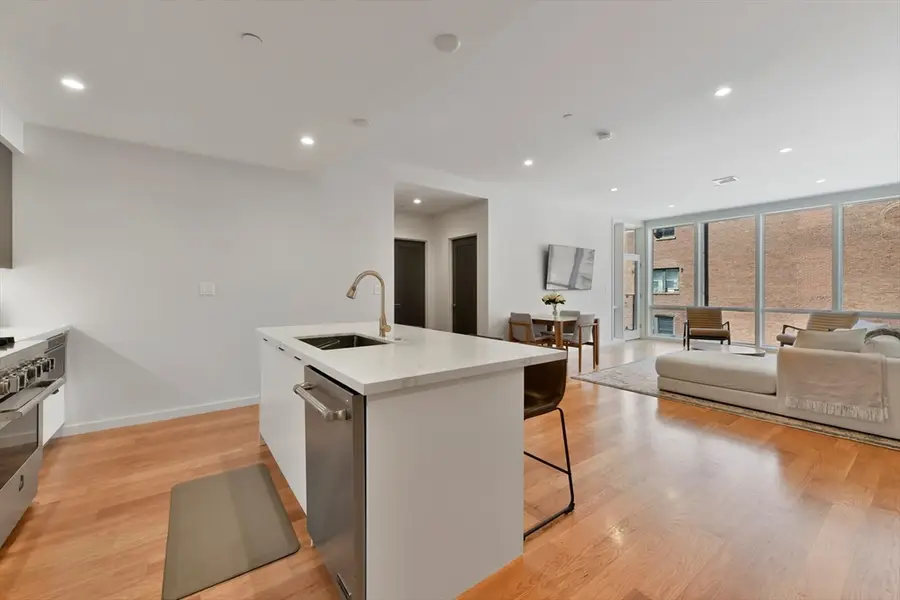 531-533 E 2nd St #201, Boston, MA 02127 - #3
