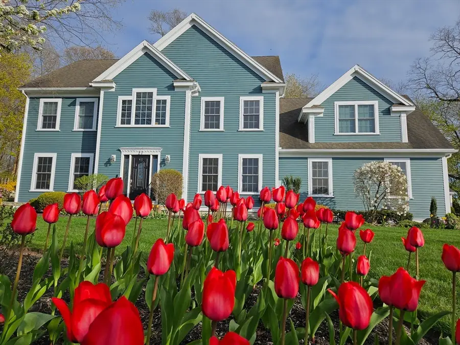 27 Garfield Ave, Danvers, MA 01923 - #3