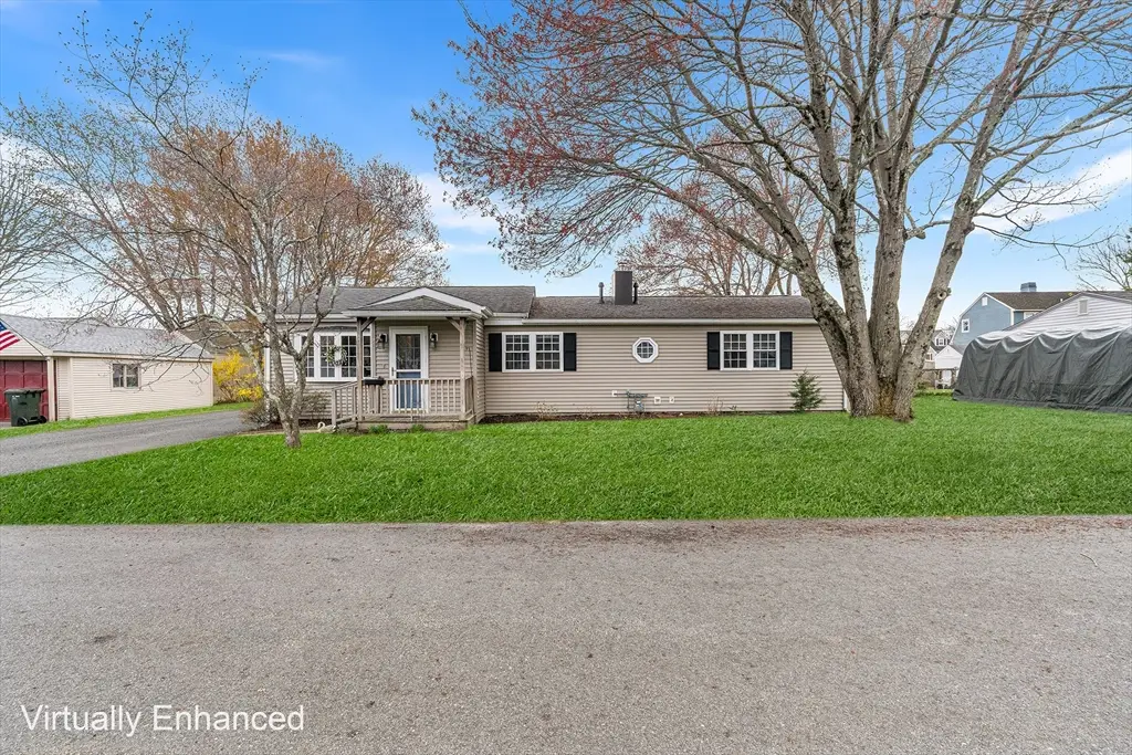 21 Dorothy Ave, Bellingham, MA 02019 - #1