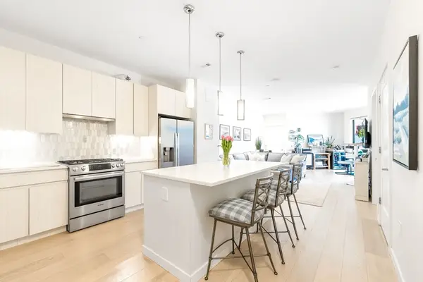 45 W 3rd St #402, Boston, MA 02127
