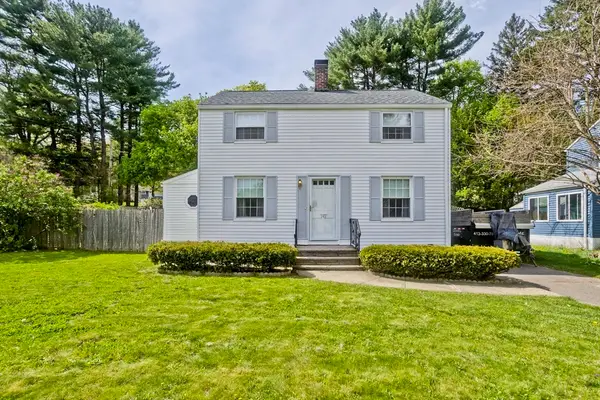 143 Sycamore St, Holyoke, MA 01040
