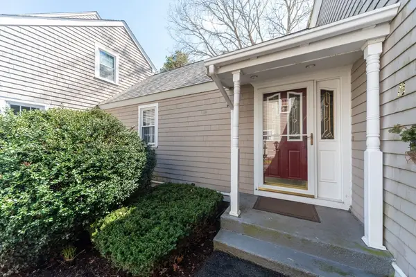 39 Megansett Dr #8, Plymouth, MA 02360