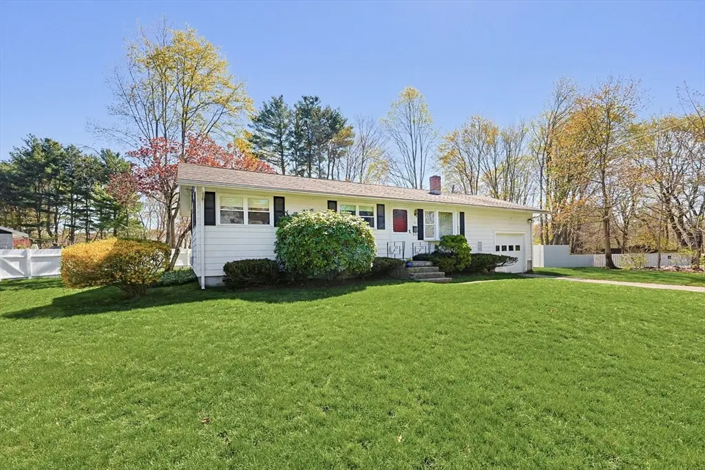 11 Regal St, Holliston, MA 01746 - #1