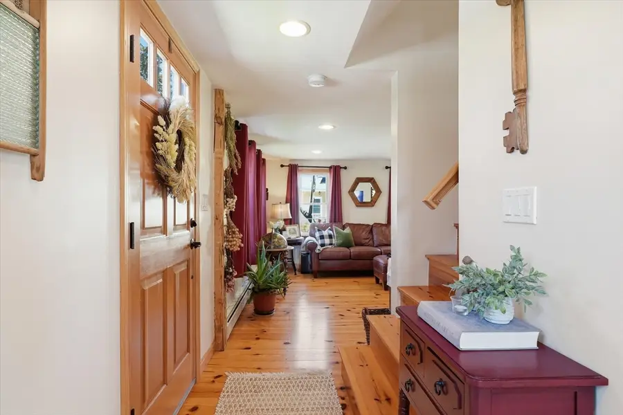 92 Central St, Georgetown, MA 01833 - #3