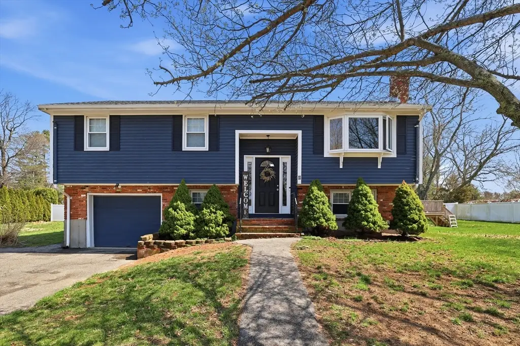 11 Duffy Dr, Taunton, MA 02780 - #1