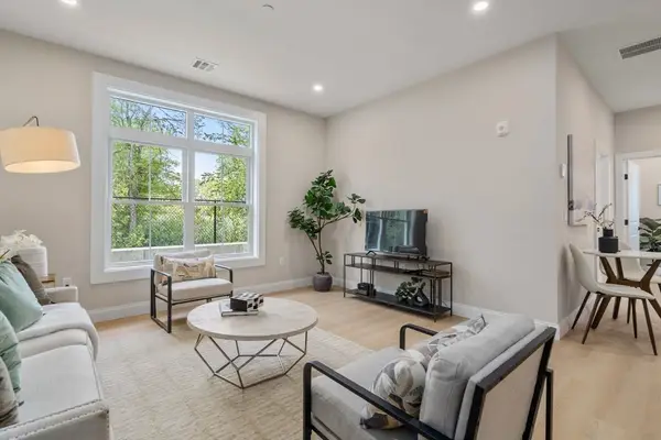 7 Cross St #205U, Wilmington, MA 01887