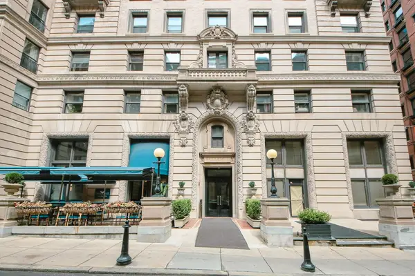 21 Beacon St #3K, Boston, MA 02108