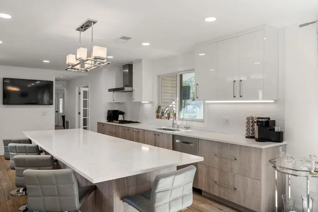 581 California St, Newton, MA 02460 - #1