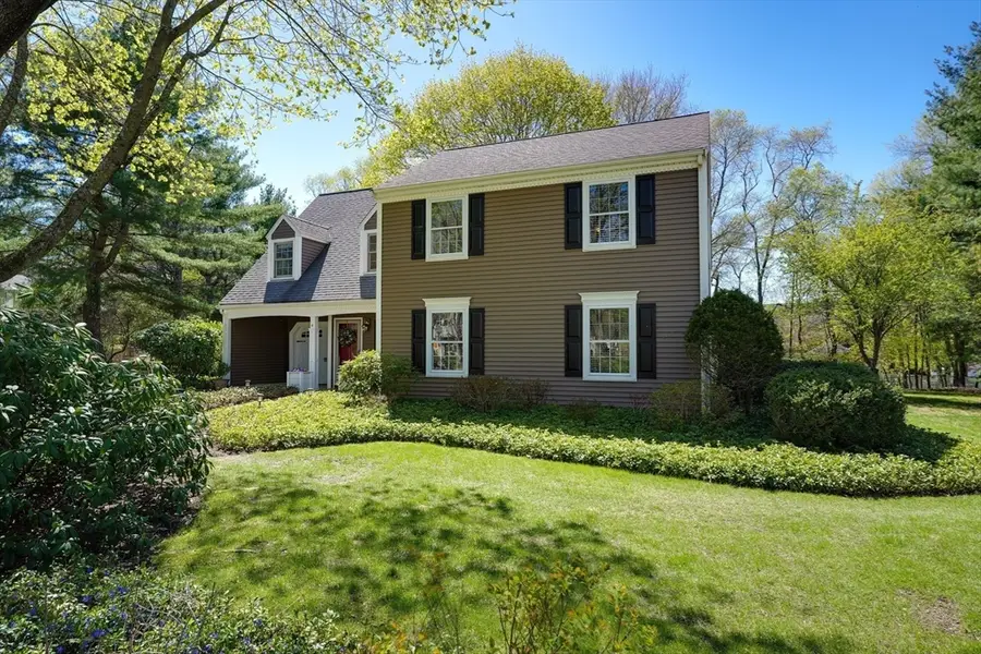 4 Newell Dr, Medfield, MA 02052 - #2