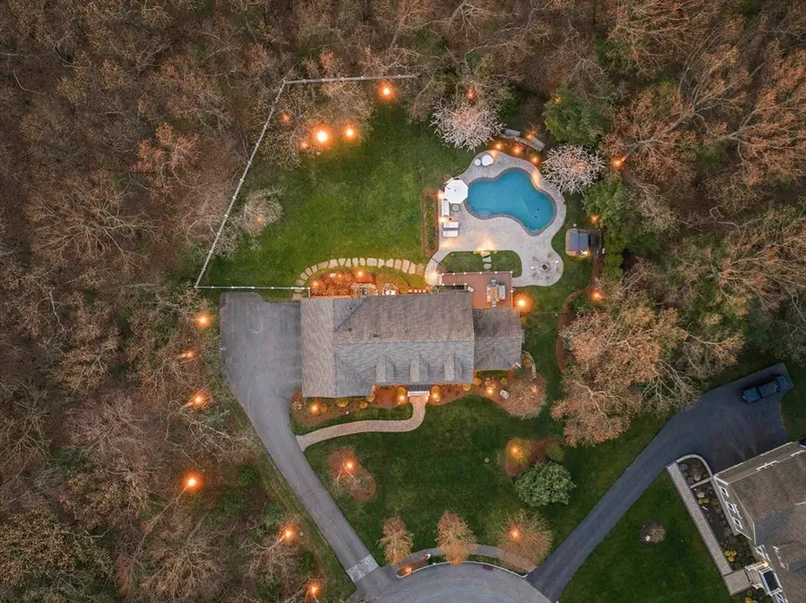 8 Goldman Cir, Bedford, MA 01730 - #2