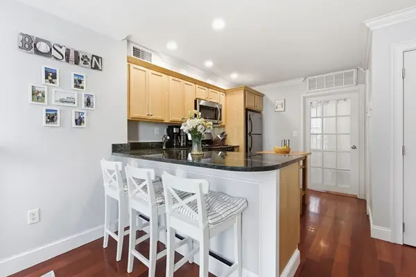 523 E 2nd St #5, Boston, MA 02127