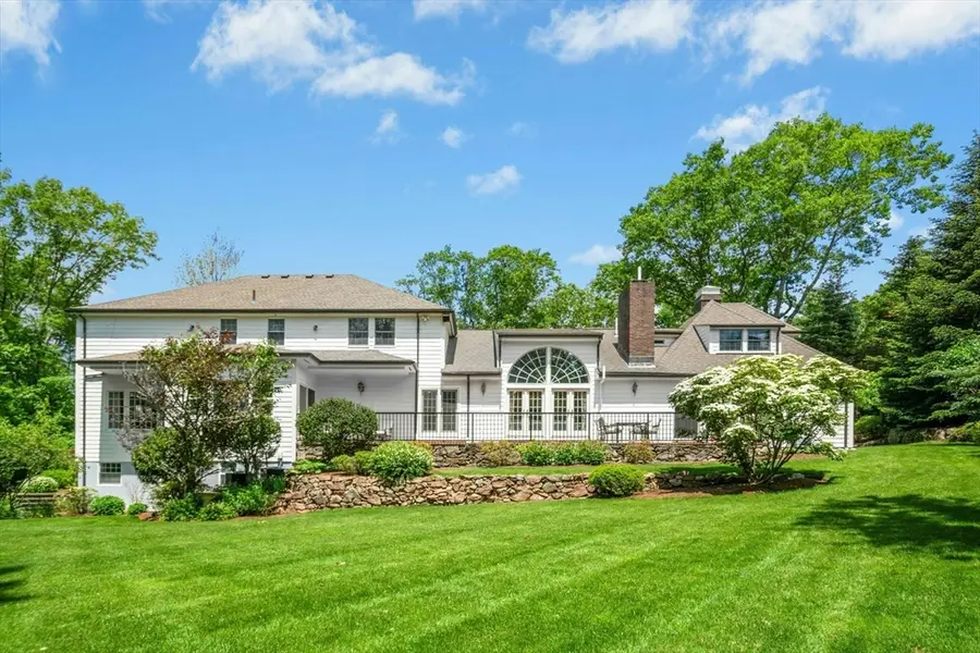 11 Scotch Pine Cir, Wellesley, MA 02481 - #2