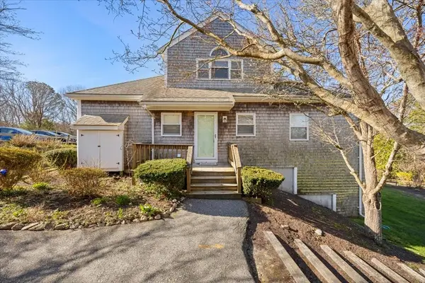 30 Harbor Hill Dr #30, Bourne, MA 02532
