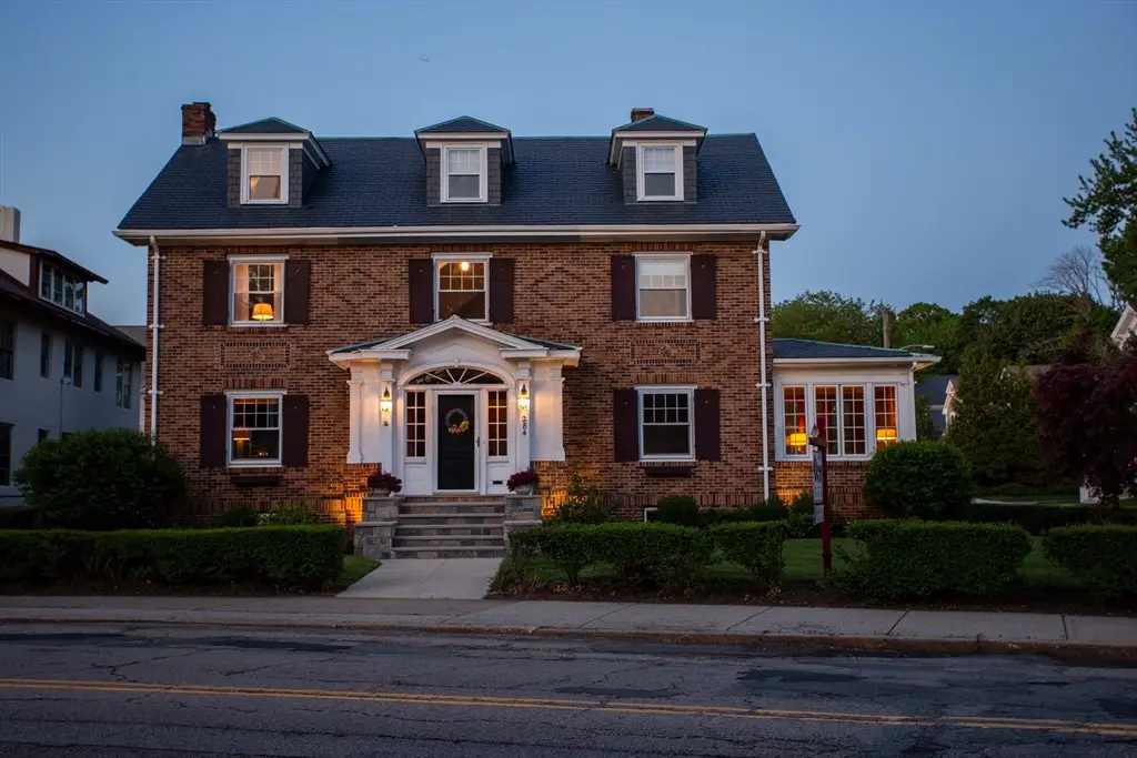 284 Main St, Wakefield, MA 01880 - #1