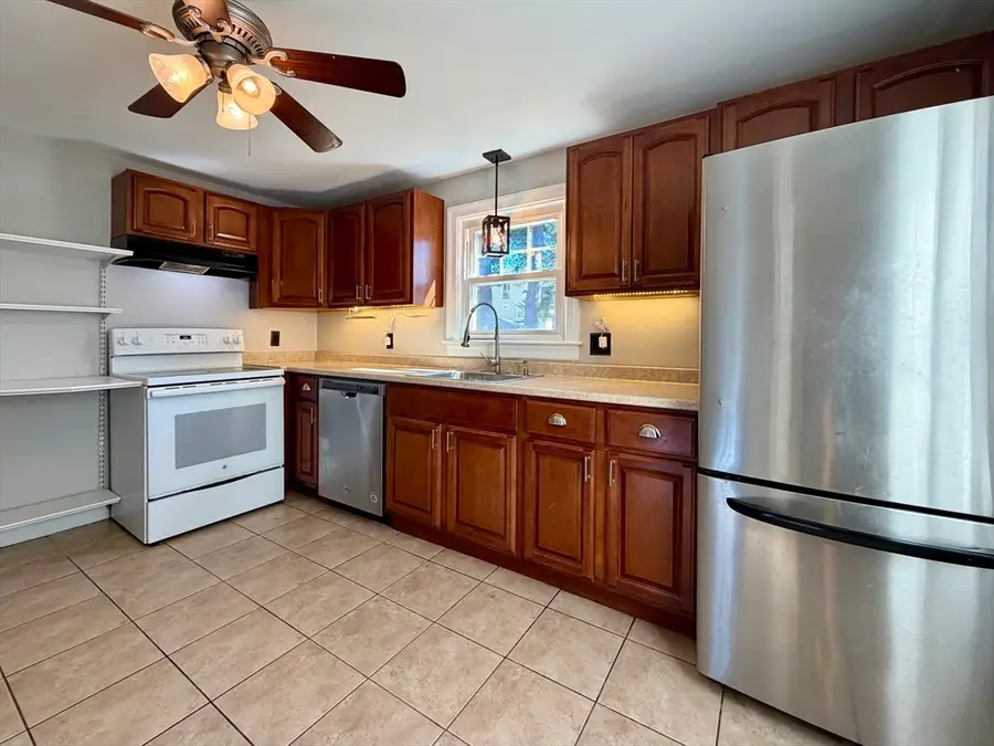 37 Elmdale St, West Springfield, MA 01089 - #2