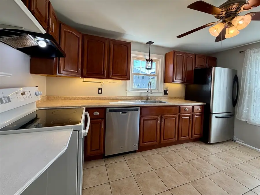37 Elmdale St, West Springfield, MA 01089 - #3