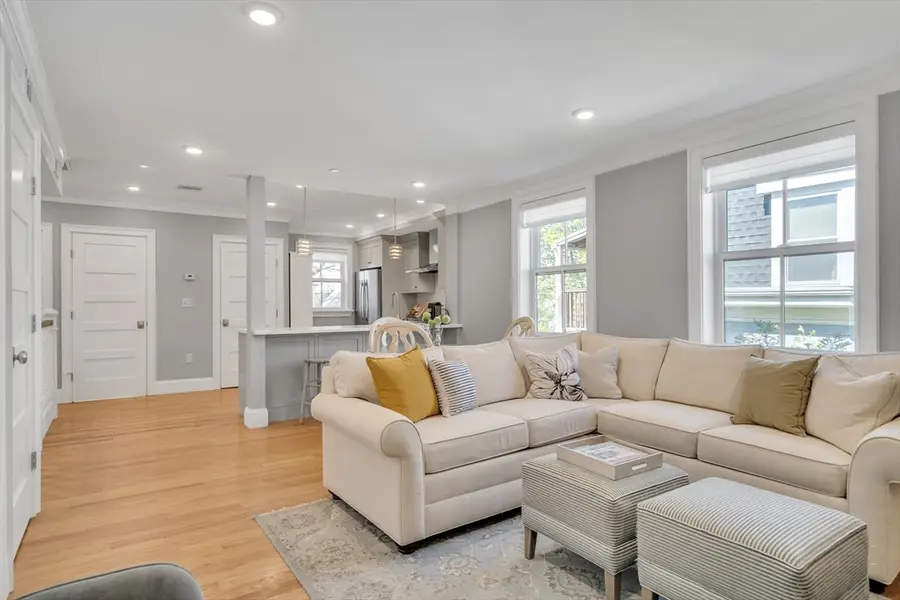 18 Tufts St #4, Cambridge, MA 02139 - #3