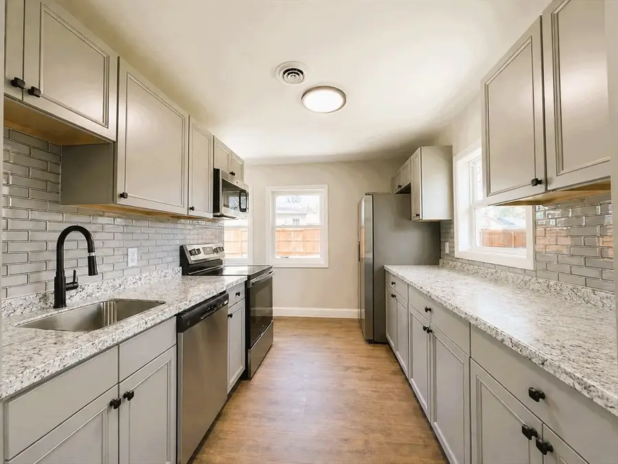 14 Deer Pond Dr, Leicester, MA 01524 - #2