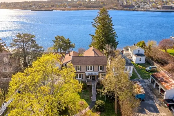 1292 Riverside Ave, Somerset, MA 02726