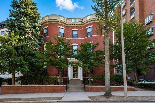 1253 Beacon Street #C3, Brookline, MA 02446