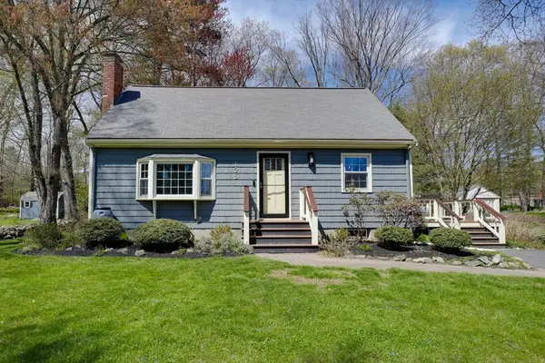 125 Hemlock Dr, Holliston, MA 01746