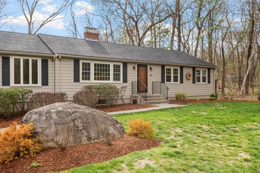 19 Hitchin Post Rd, Chelmsford, MA 01824 - #2