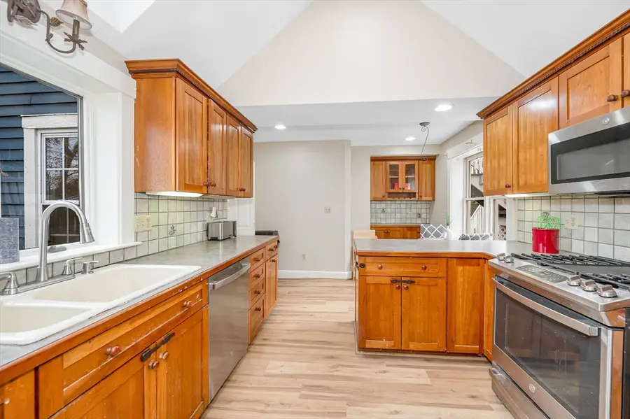 856 Main Street, Reading, MA 01867 - #3