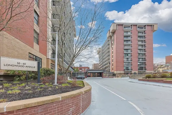 50 Longwood Ave #718, Brookline, MA 02446