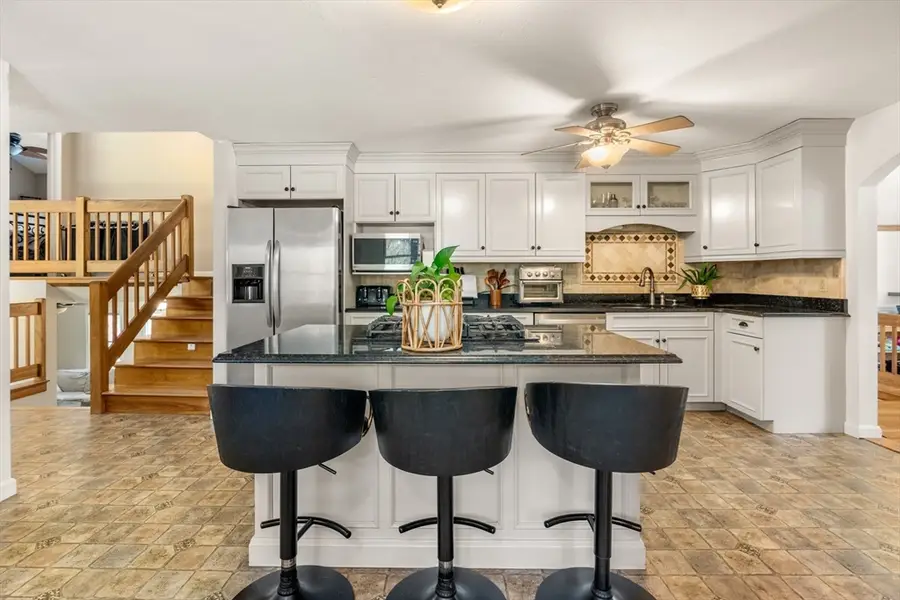 39 Leonard St, Carver, MA 02330 - #2