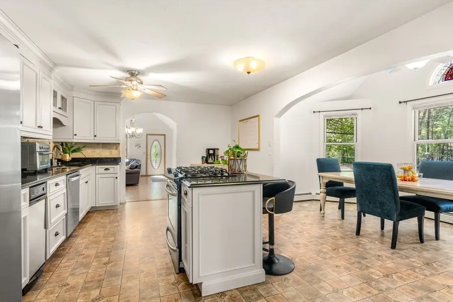 39 Leonard St, Carver, MA 02330 - #3