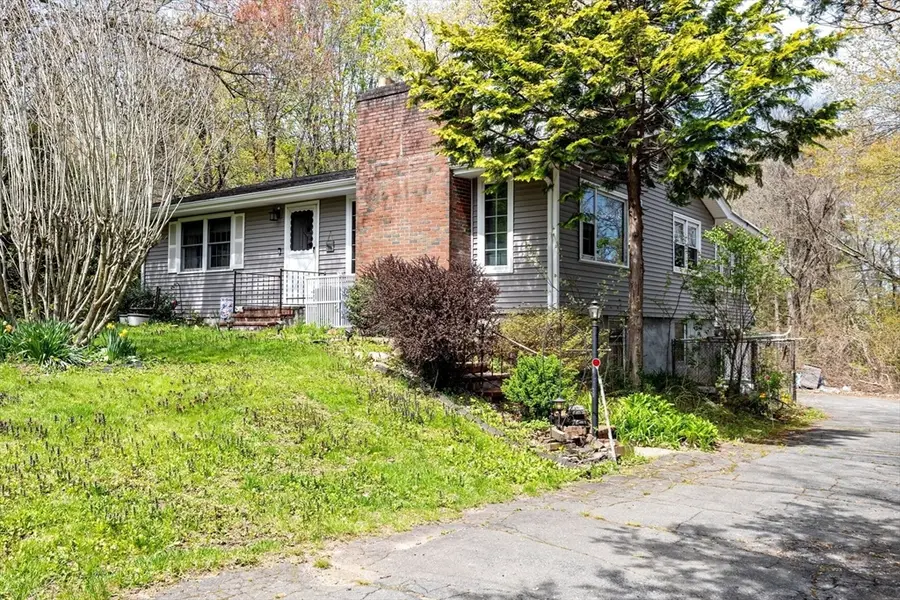 11 Grandview, Granby, MA 01033 - #3