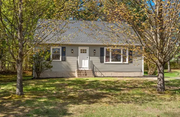 16 Picard Cir, Easthampton, MA 01027