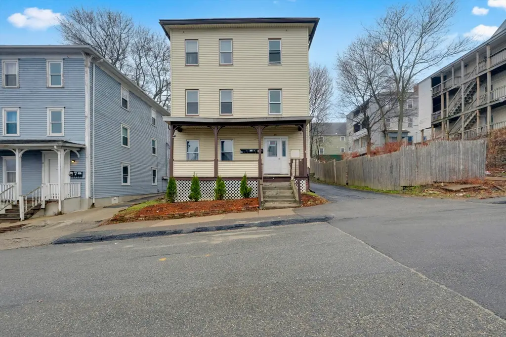 20 Mott St, Worcester, MA 01604 - #1