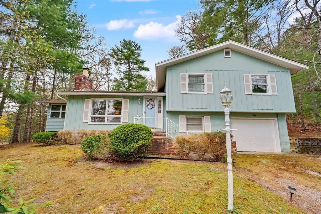 14 Lakewood Dr, Mashpee, MA 02649 - #1