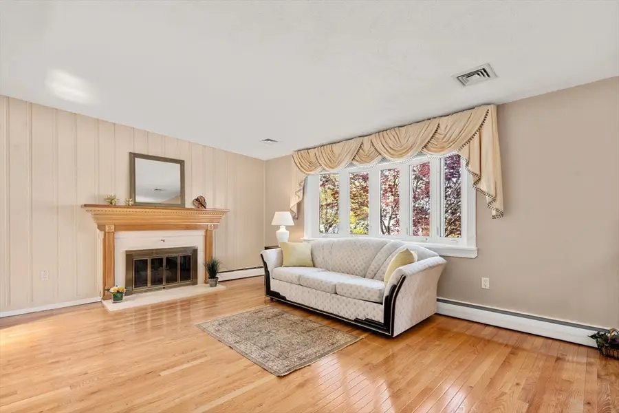 164 Lockland Ave, Framingham, MA 01701 - #2