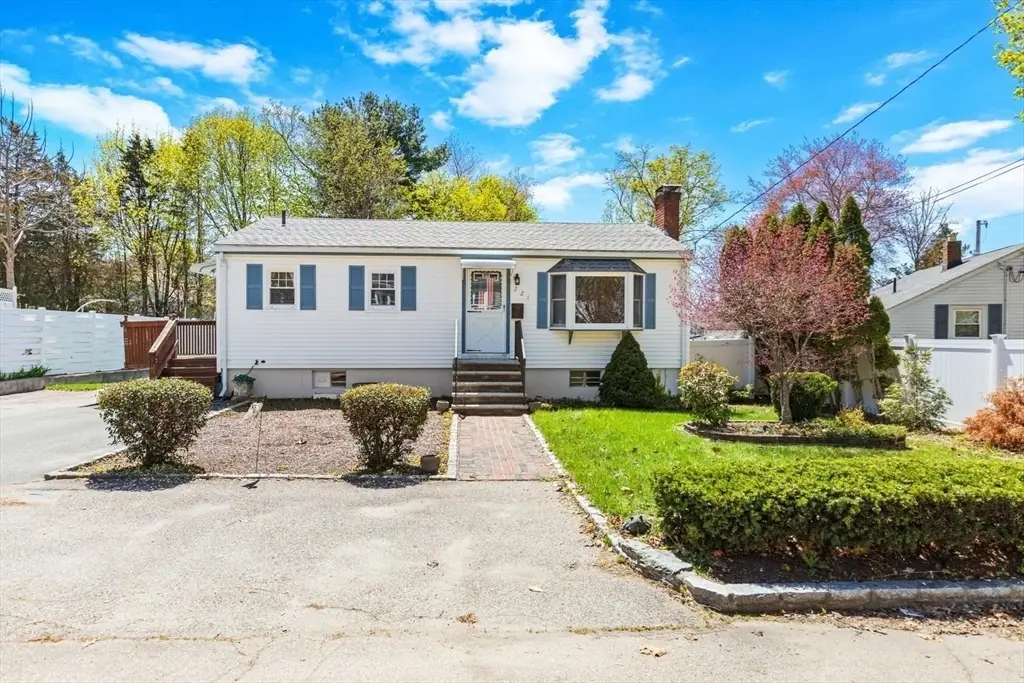 221 Anawan St, Brockton, MA 02302 - #1